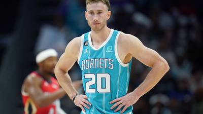 Gordon Hayward out indefinitely with fractured shoulder, which his wife said the Hornets had him play through