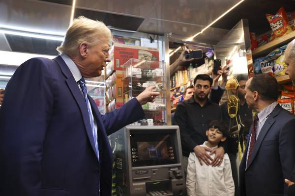 Trump goes from court to campaign at a bodega in his heavily Democratic hometown