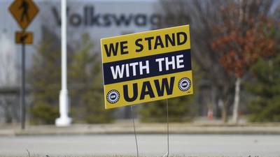 Tennessee Volkswagen employees overwhelmingly vote to join United Auto Workers union
