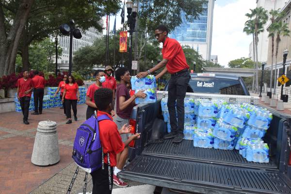 Jacksonville teens collect 30,000+ bottles in water drive for Jackson, Mississippi