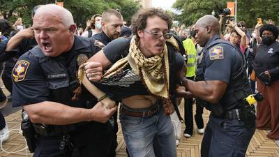 Police clash with students and make arrests at Texas university as Gaza war campus protests grow