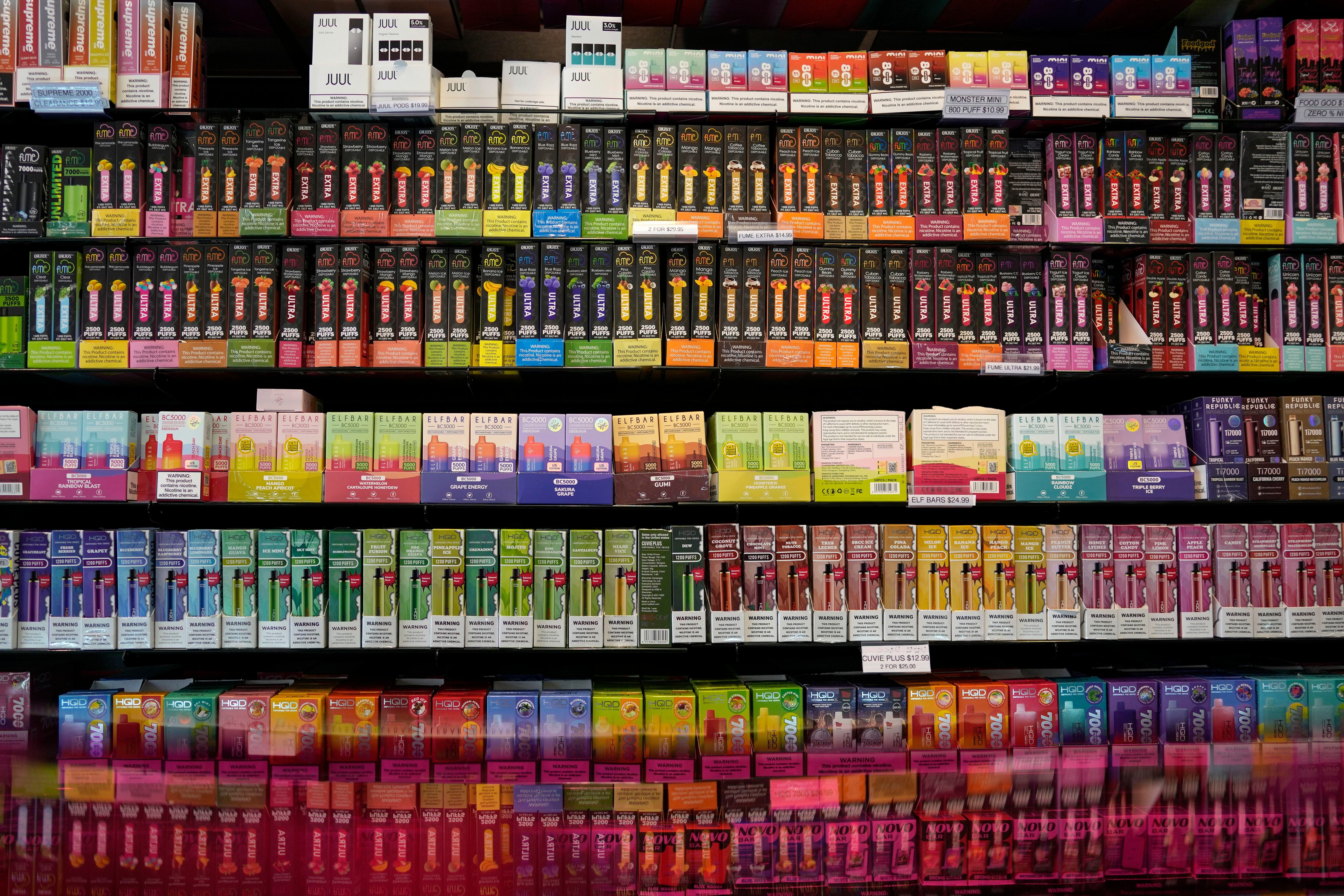 FDA's new vaping policy blindsided regulators, staffers say - 104.5 WOKV